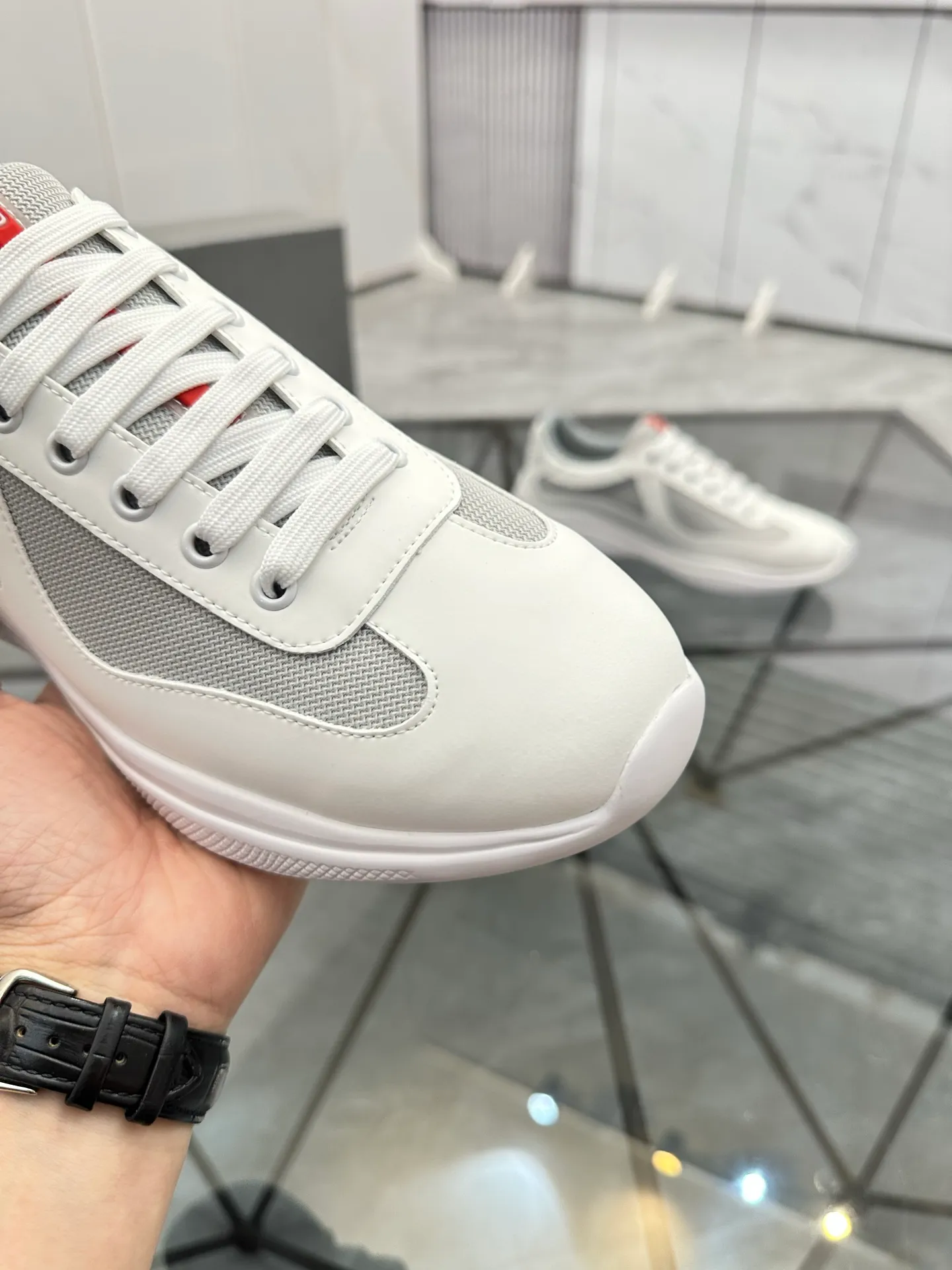 Men's shoes: 💰P360¥ Product trademark: Prada *"Prada*" low-top casual shoes Regular size: 35-47 (can be customized to 48) couple style Product materials: imported silk leather upper, breathable lining, original outsole. Number: 943